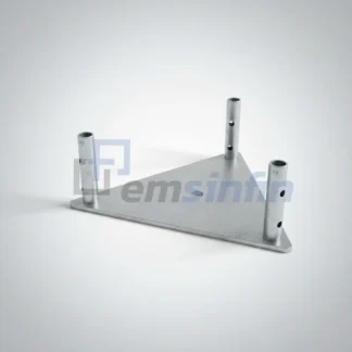 Base triangular para torre galvanizada