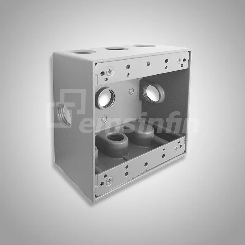 Caja cuadrada aluminio 3 salidas